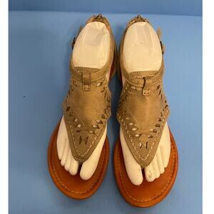 Report Women’s Lindsay, Laser Cut Thong Sandal, SZ: 8 M, Preowned